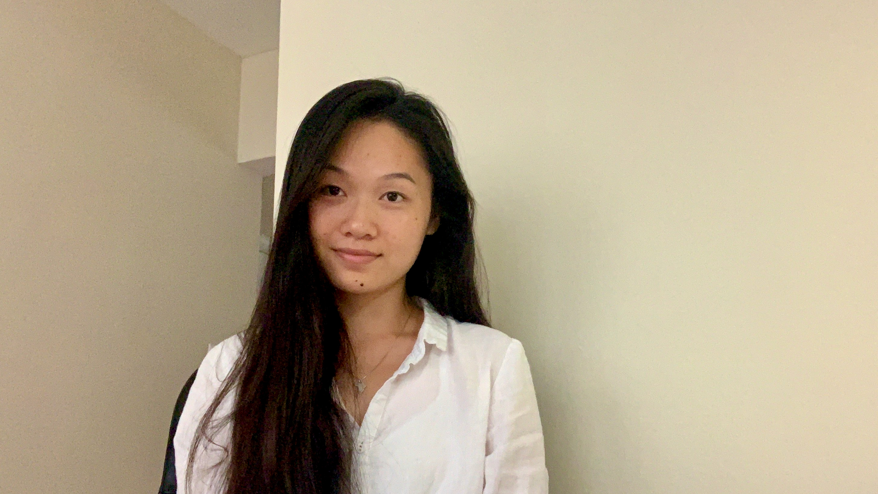Portrait of Jingyi Chen, PhD student in linguistics.